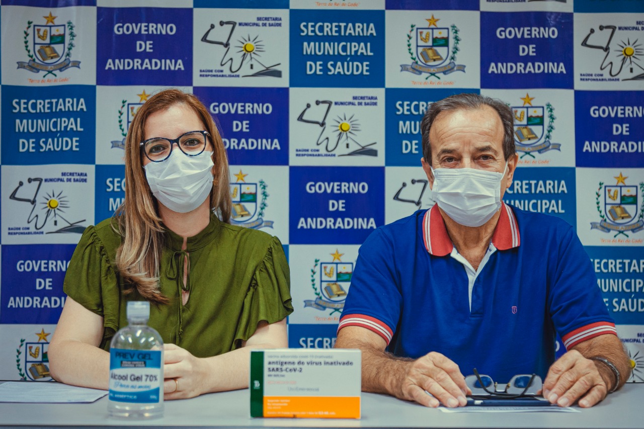 Enfermeira Carla Back e o Dr Paulo Pereira Assis (Foto: Renan Soares)