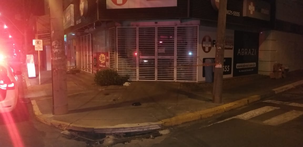 Homem foi esfaqueado em cruzamento da Rua Marcílio Dias, em Araçatuba (Fotos: RP10)