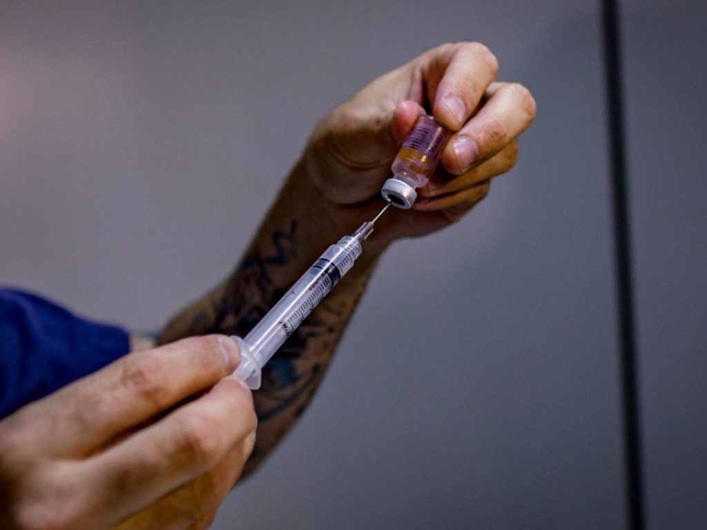 Vacina estará disponível no Shopping Praça Nova e Araçatuba Shopping, neste domingo, Dia D de vacinação contra a Covid  - Foto: Divulgação