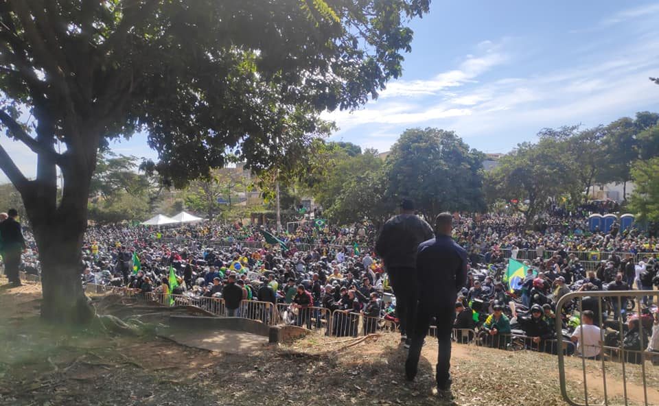 Multidão reunida no Parque do Povo, em Presidente Prudente, onde Jair Bolsonaro formalizou o credenciamento do Hospital do Câncer e participou de motociata - Foto: Reprodução/Facebook

