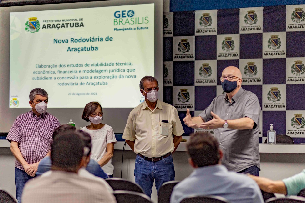 Reunião onde a Prefeitura apresentou estudo da nova rodoviária em Araçatuba