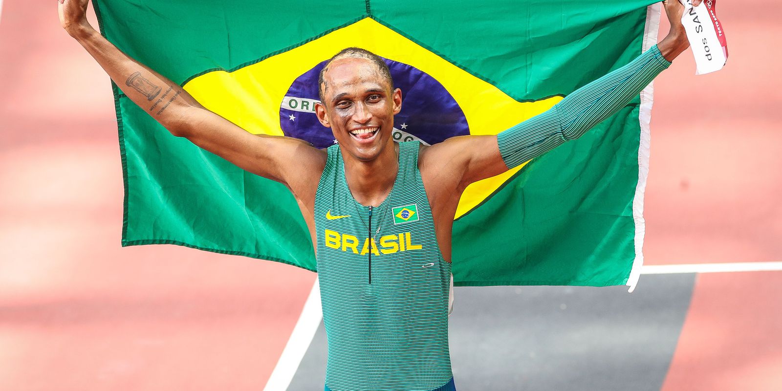 Alison dos Santos levou o bronze nos 400 m com barreiras - Gaspar Nóbrega/COB/Direitos Reservados