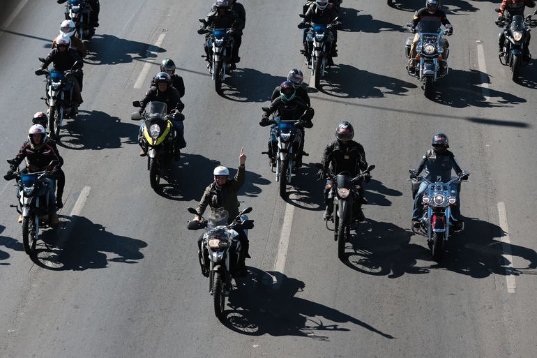 O presidente da República, Jair Bolsonaro participa da motociata com apoiadores na Esplanada dos Ministério