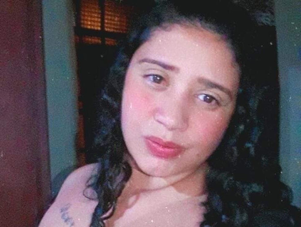 Talita Ribeiro de Oliveira, de 28 anos, foi morta com golpes de canivete — Foto: Redes sociais
