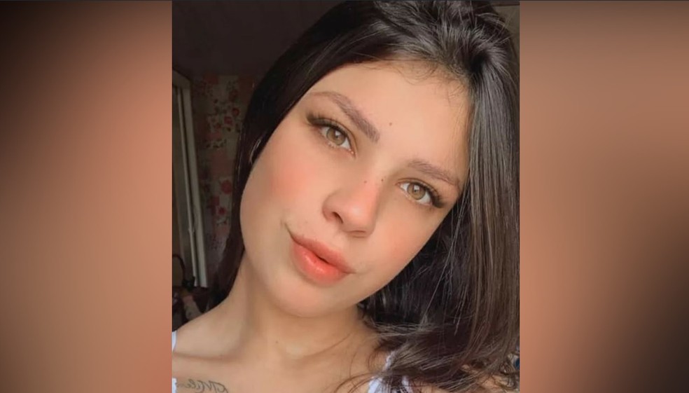 Amanda Albach, de 21 anos, foi encontrada morta em Santa Catarina — Foto: Arquivo pessoal