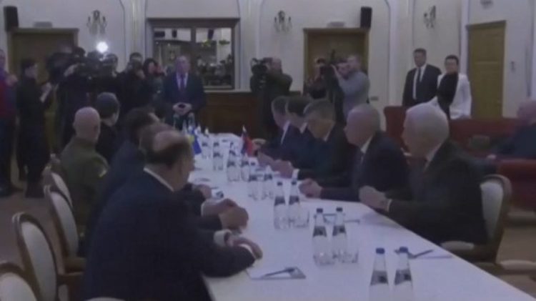 Guerra: representantes da Rússia e da Ucrânia se encontram (Reprodução/CNN)