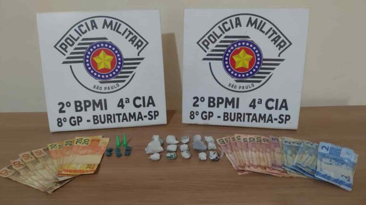 Porções de drogas apreendidas pela PM em Buritama