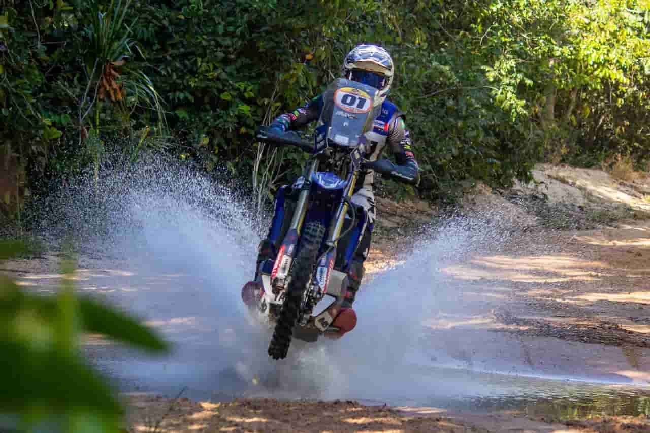 Moto no rally poeira em Araçatuba