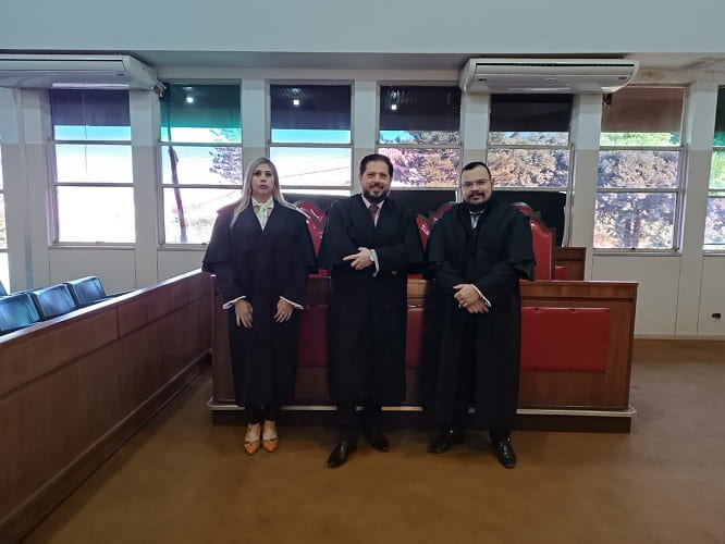 Advogados Marilyn Daiana Alves, Flávio Batistella e Daniel Madeira (Foto: Divulgação)