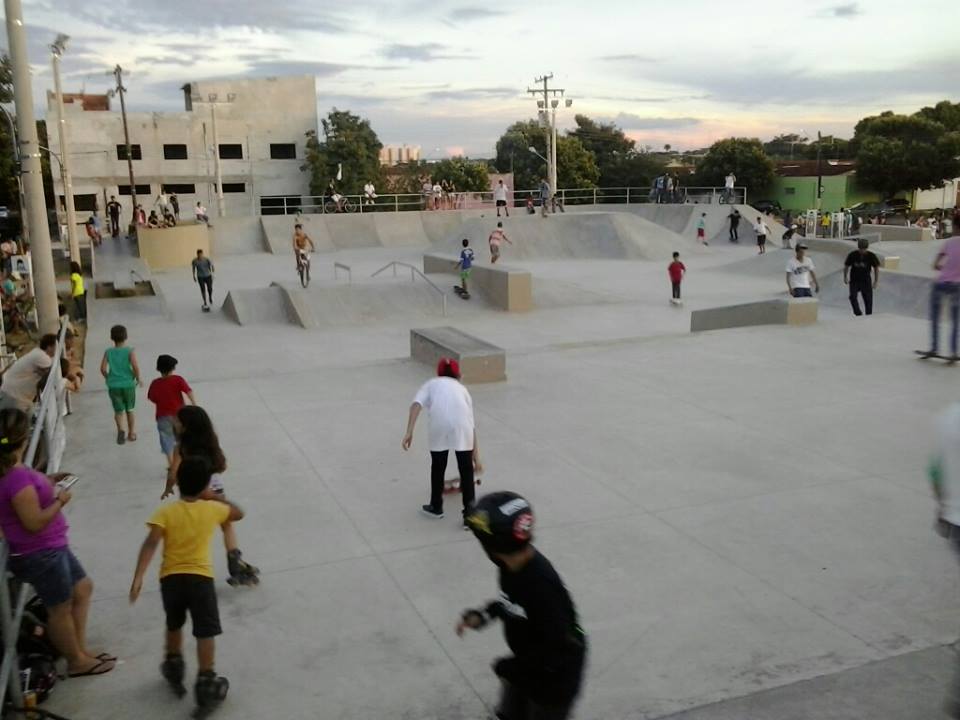 Pista de skate na Praça da Juventude