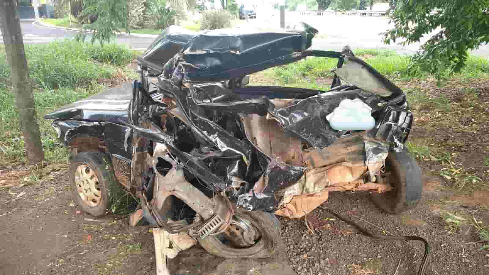 Veículo conduzido por José Gabriel da Silva ficou completamente destruído - Foto: Divulgação