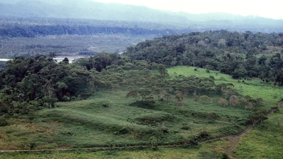 plataforma de terra em mega cidade na amazonia