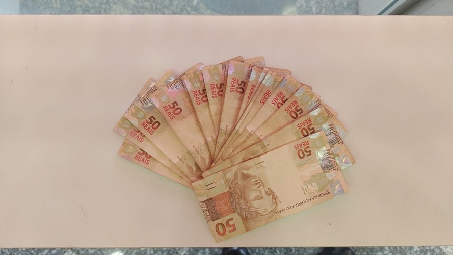 Dinheiro foi encontrado em caixa eletrônico de banco no centro de Araçatuba