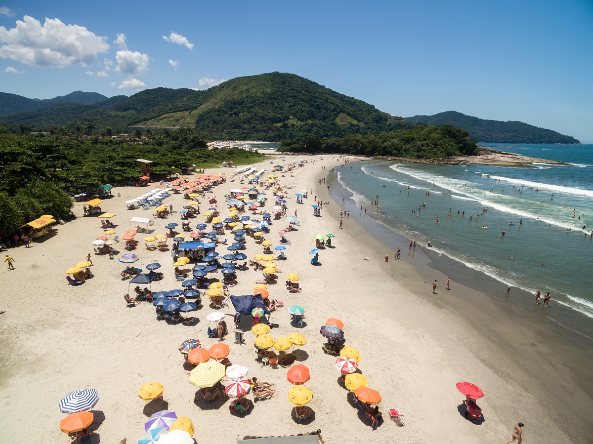 Vista Aérea da Praia de Camburi, São Sebastião (SP), Brasil — Foto de gustavofrazao