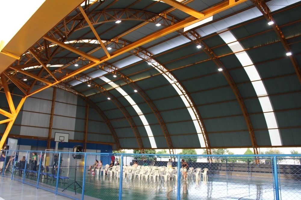 prefeitura inaugura quadra poliesportiva emeb em Aracatuba