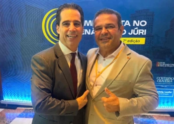 Advogado criminalista e professor Aury Lopes Jr. ao lado de Jair Ferreira Moura, autor do artigo