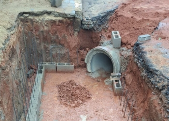 Obra contra alagamentos na Rua Saldanha Marinho