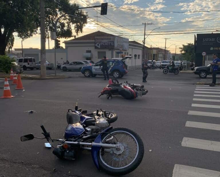 Acidente entre motos deixa mulher e criança feridas em Araçatuba acid centro