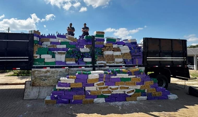 Carreta com 24 toneladas de maconha é apreendida após perseguição carreta maconha