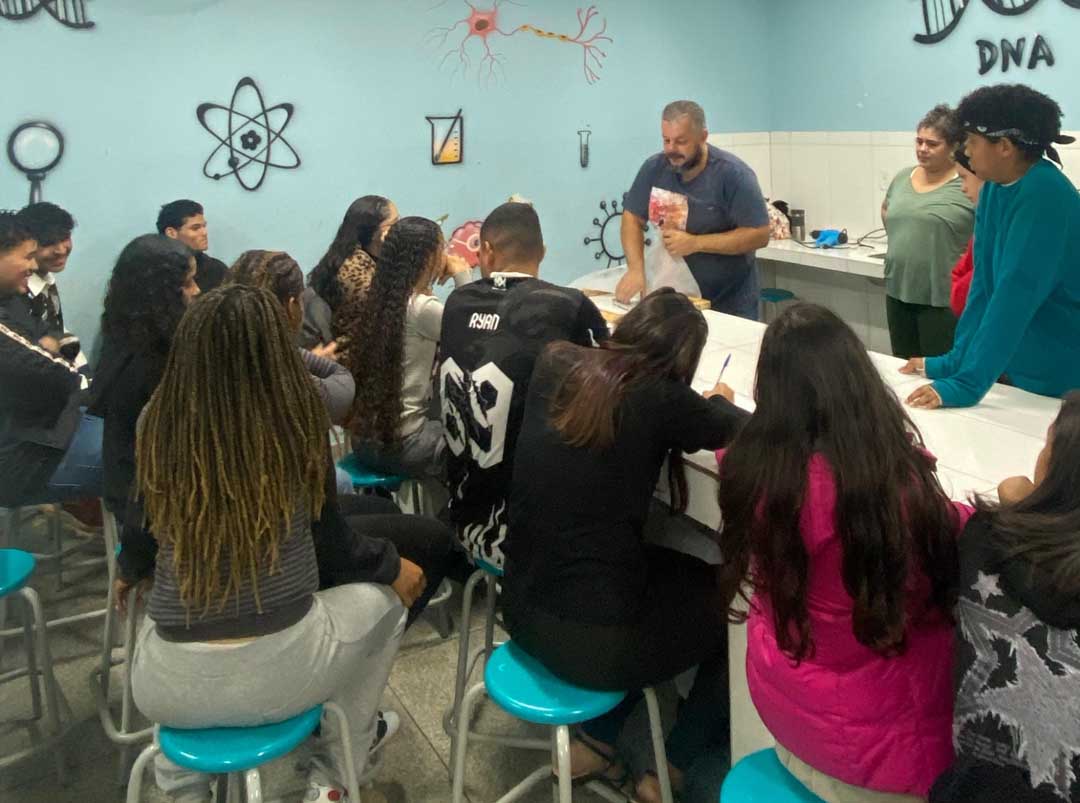 Casa Amarela leva formação artística gratuita a jovens em Araçatuba casa amarela