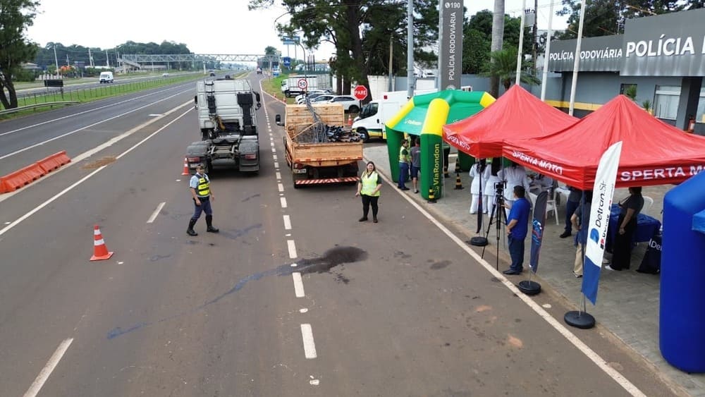 Ação do Maio Amarelo atende caminhoneiros na Marechal Rondon maio amarelo na rondon
