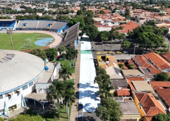 rua coelho neto em Aracatuba
