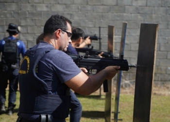 treinamento de grupo de elite da GCM de Aracatuba