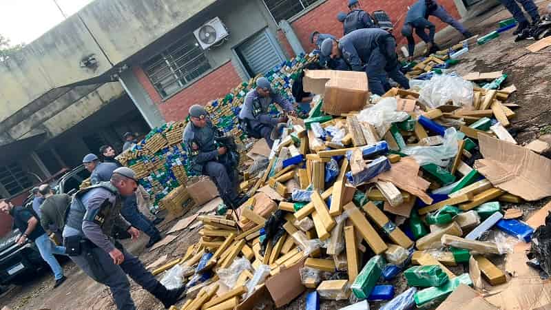 Operação conjunta da PM apreende 4,3 toneladas de maconha no interior de SP 4toneladas maconha