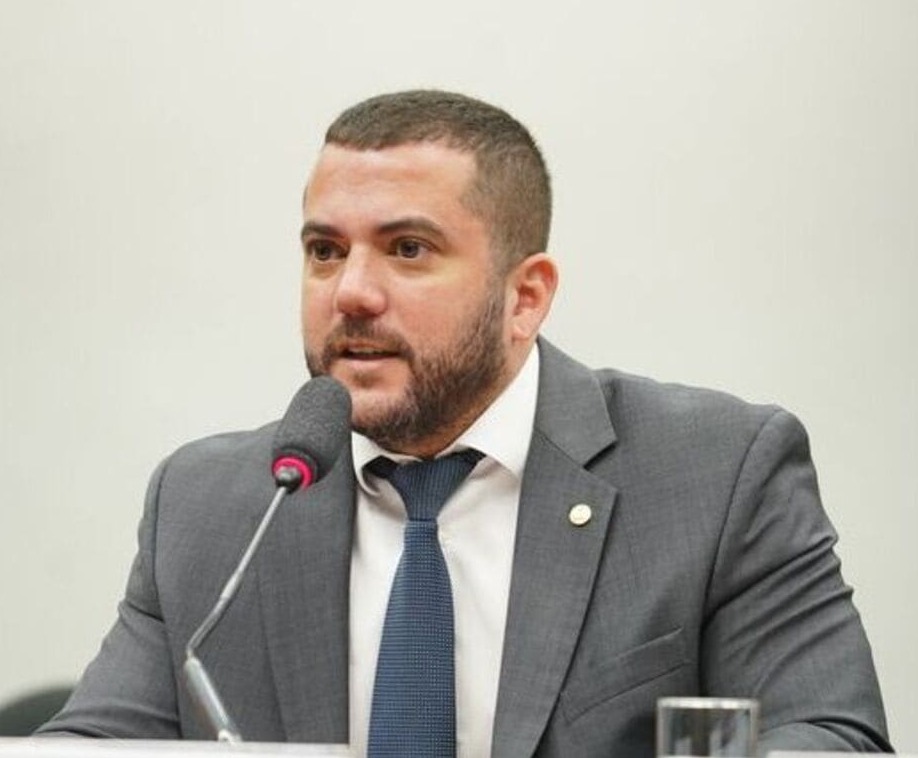 Após ação do PL, governo terá de retirar anúncios sobre fim da escala 6x1 Carlos Jordy