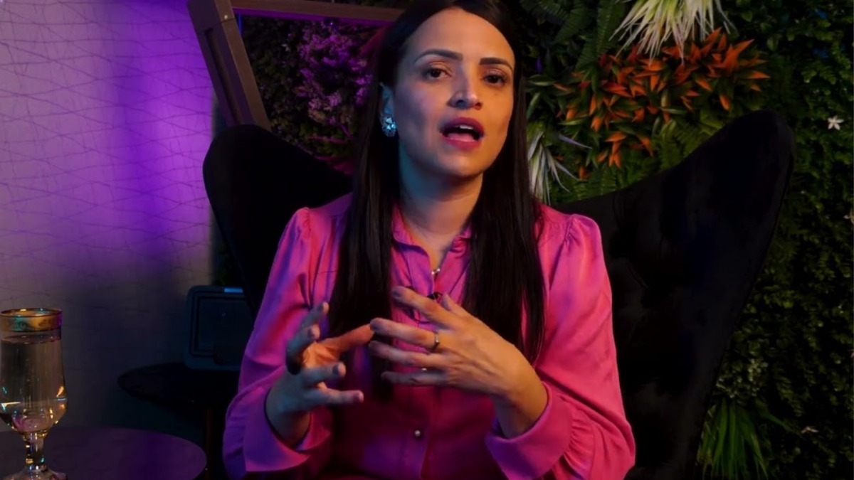 ONG da produtora de ‘Dark Horse’ usou empresas de fachada para receber verba do Sesi, diz CGU Karina Ferreira da Gama dona da produtora Go Up Entertainment, responsável pelo filme “Dark Horse”, cinebiografia do ex-presidente Jair Bolsonaro (Foto: Reprodução/Redes sociais)