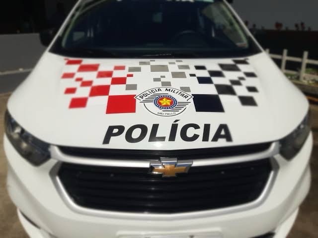 Corpo de homem é encontrado dentro de buraco em fazenda no interior de SP PM viatura