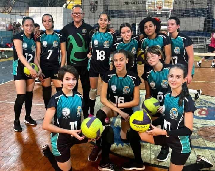A atleta Valentina Buosi (vestindo o número 18) em uma categorias de base da Prefeitura de Araçatuba/ Divulgação