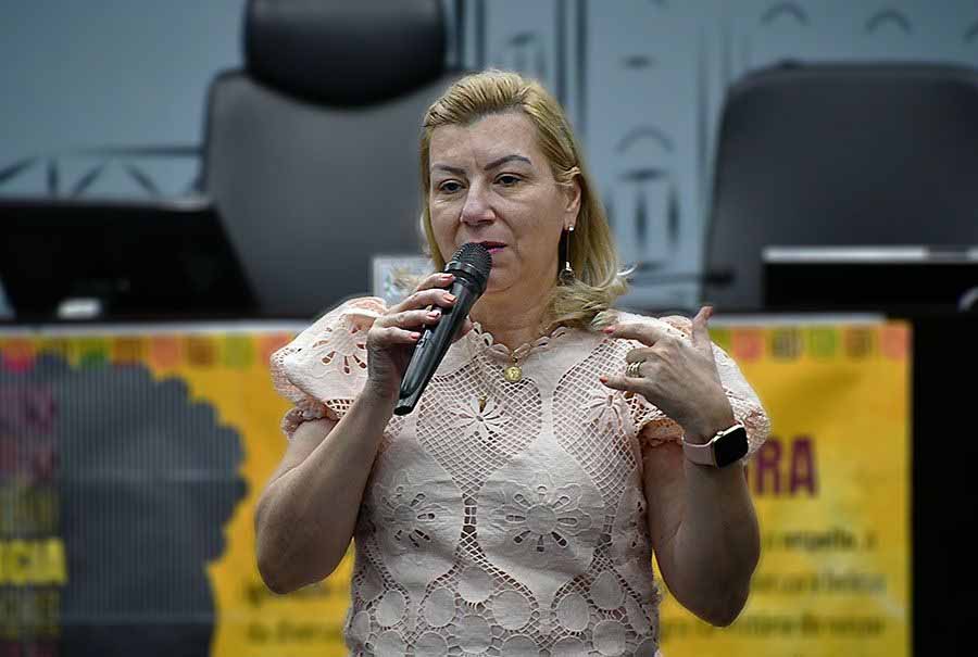 Araçatuba: Vereadores aprovam convocação de secretária municipal de Educação ana paula braga