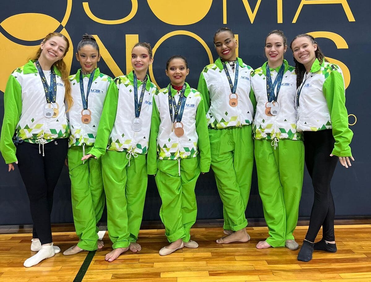 equipe de Aracatuba de Ginastica Ritimica campea e vice