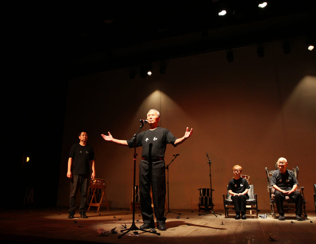 Espetáculo reúne sobreviventes da bomba atômica de Hiroshima em Araçatuba O espetáculo combina teatro documental, fotografias históricas e relatos reais para promover reflexões sobre paz, empatia e superação
(Foto: Joelma Couto)