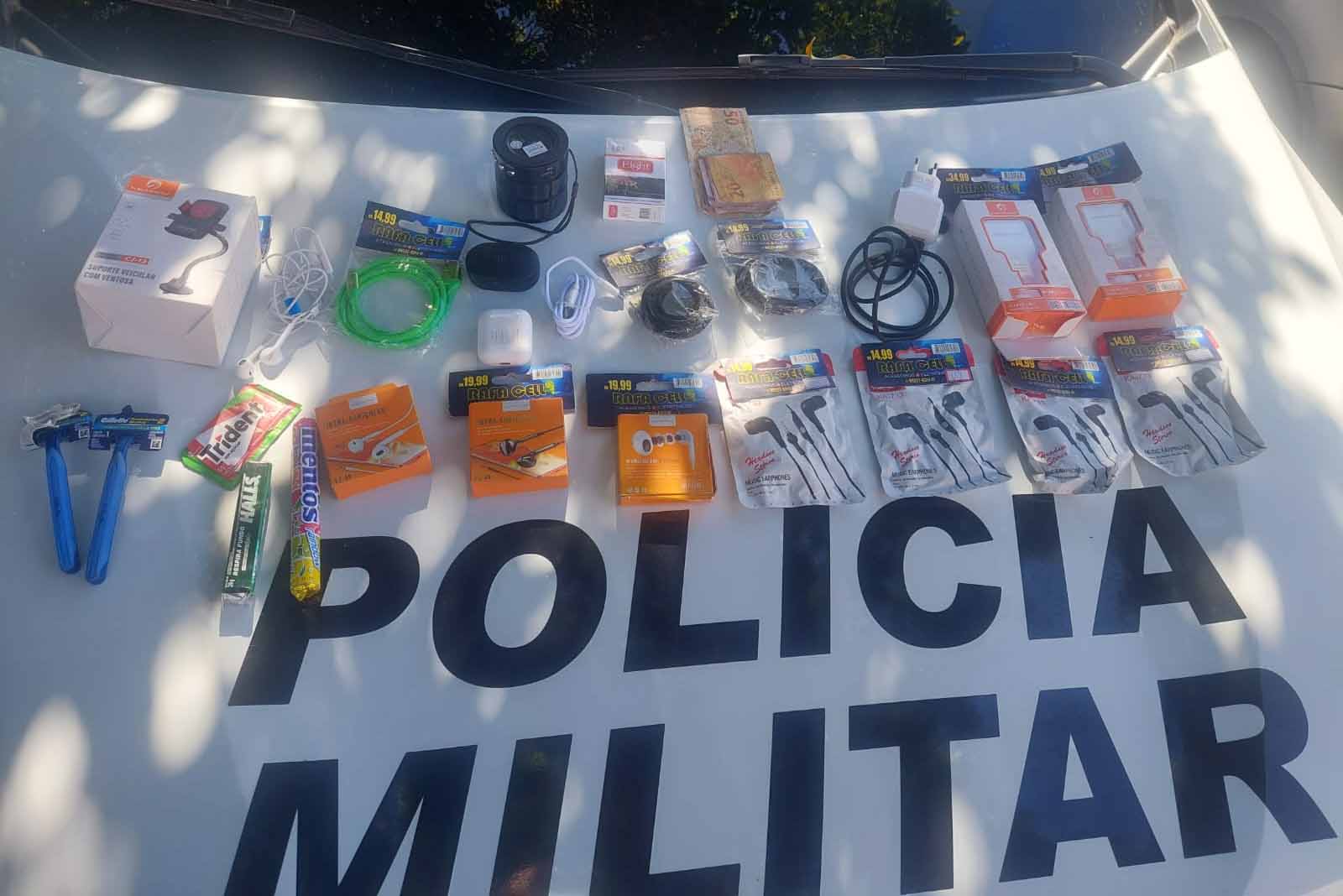 PM detém adolescentes e recupera produtos furtados em estabelecimento comercial furto