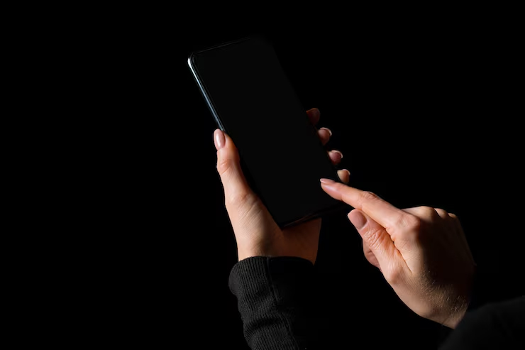 golpe celular mulher