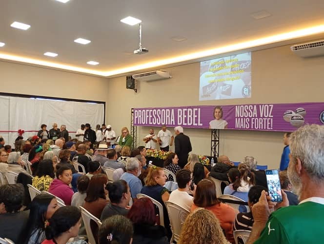 Apeoesp inaugura novo auditório e recebe lideranças em Araçatuba prof bebel apeoesp