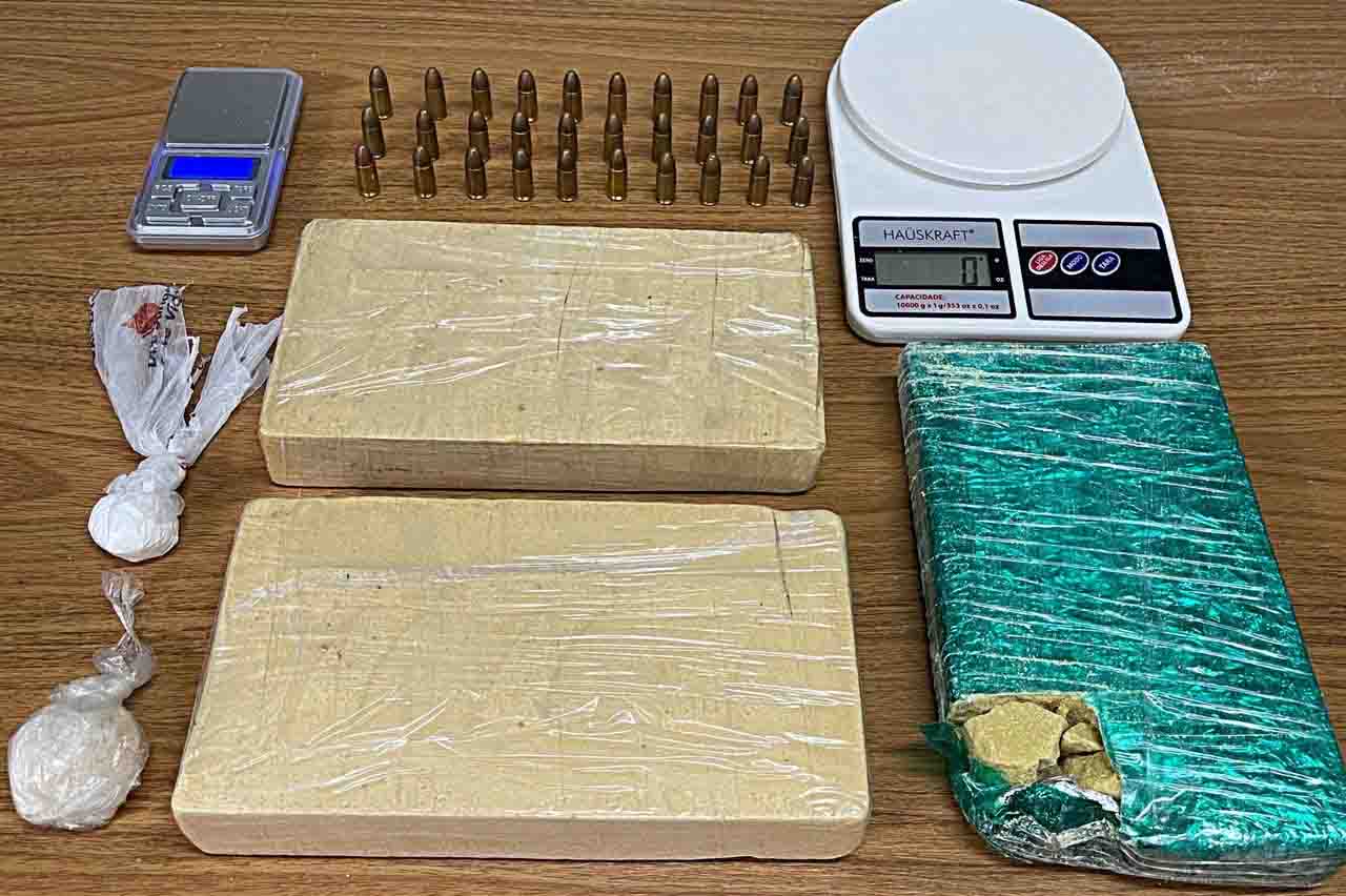 Dupla é presa pelo BAEP com mais de 3kg de cocaína em lava jato na Vila Mendonça trafic