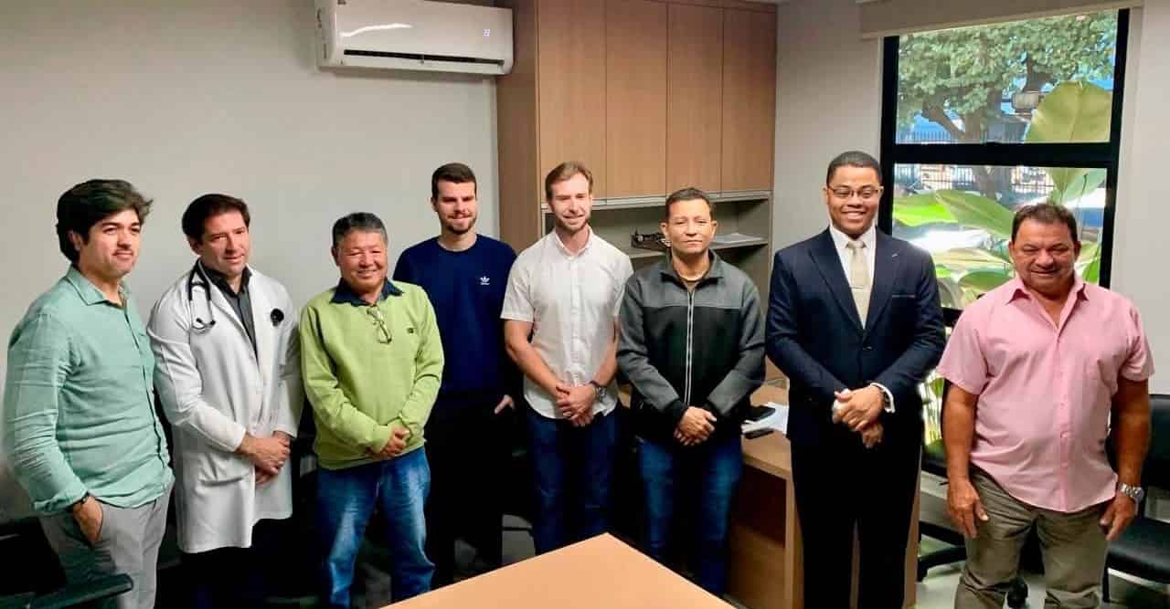 Vereadores em reunião com equipe técnica e provedor da Santa Casa de Araçatuba