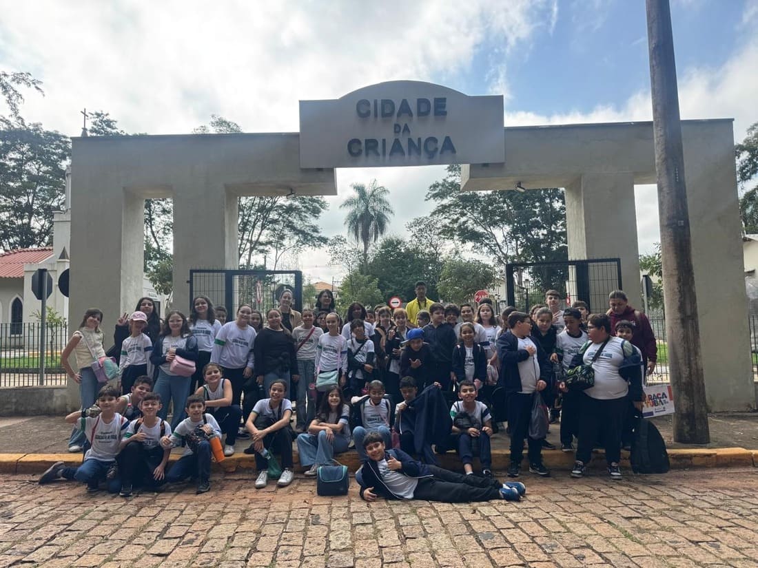Turismo pedagógico leva estudantes de Guararapes à Cidade da Criança, em Araçatuba Estudantes de Guararapes