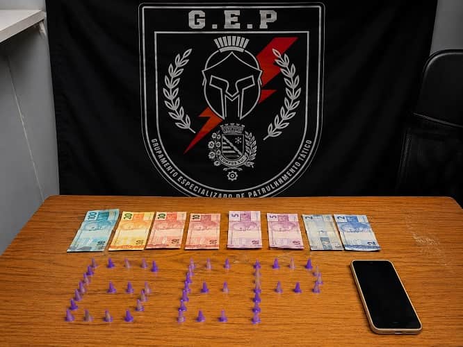 GEP apreende 43 porções de cocaína após tentativa de fuga em Araçatuba GEP ata drogas