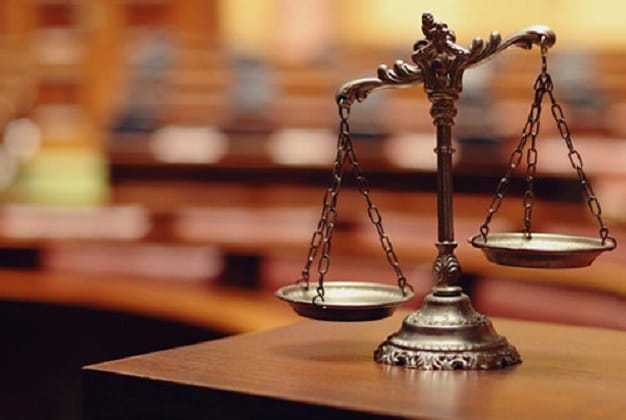 Jair Moura pede indulto de Natal para advogado aposentado preso em Araçatuba Justica martelo