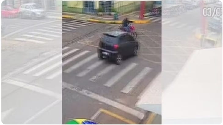 Motociclista morre após grave acidente no centro de Bastos Motociclista morre após ser atingido por carro em cruzamento no Centro de Bastos (SP) — Foto: Câmera de Segurança/Reprodução