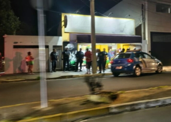 briga sorveteria mulheres