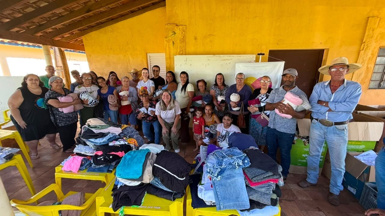 Famílias do Assentamento Hugo Herédia recebem doações da Campanha do Agasalho doacoes da campanha do agasalho