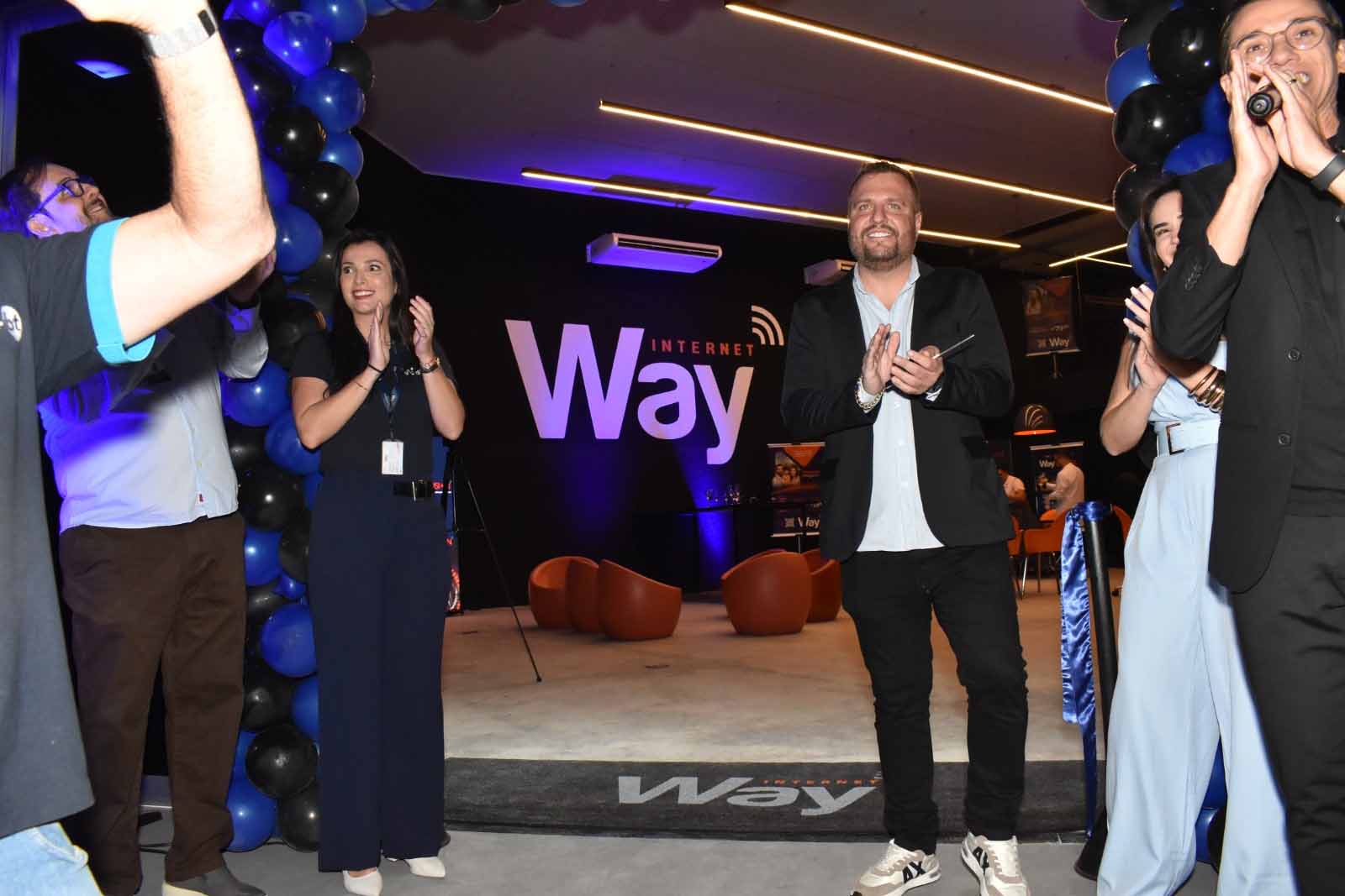 Internet Way, premiada 6 vezes como a melhor da região, inaugura loja em Araçatuba internetway4