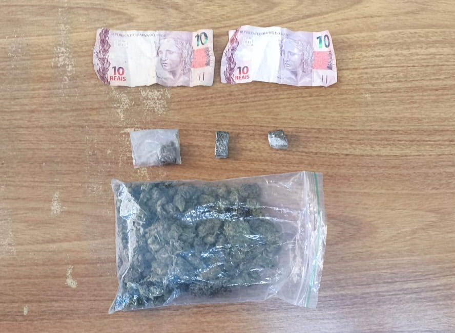 Homem é preso por tráfico após perseguição no Atlântico II, em Araçatuba maconha