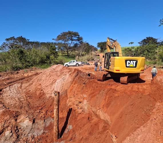 Prefeitura inicia obra na ponte do Córrego do Aracanguá em Guararapes ponte obra Guararapes