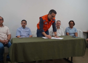prefeito assina decreto